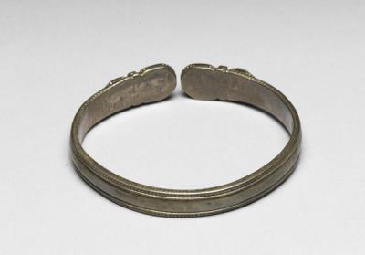 图片[3]-Silver bracelet fitted with coral and turquoise inlay, Qing dynasty, Qianlong reign(1736-1795)-China Archive